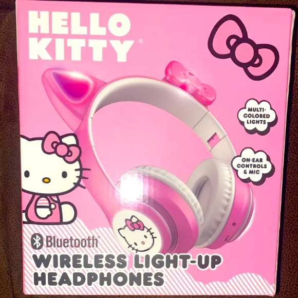 🎄🎀 Hello Kitty Wireless Bluetooth Headphones Light Up Ears Pink - Picture 5 of 5